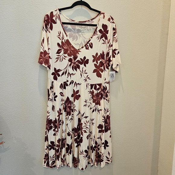 Torrid Mini Super Soft Skater Dress Floral Ivory Size 1X NWT - Picture 1 of 14